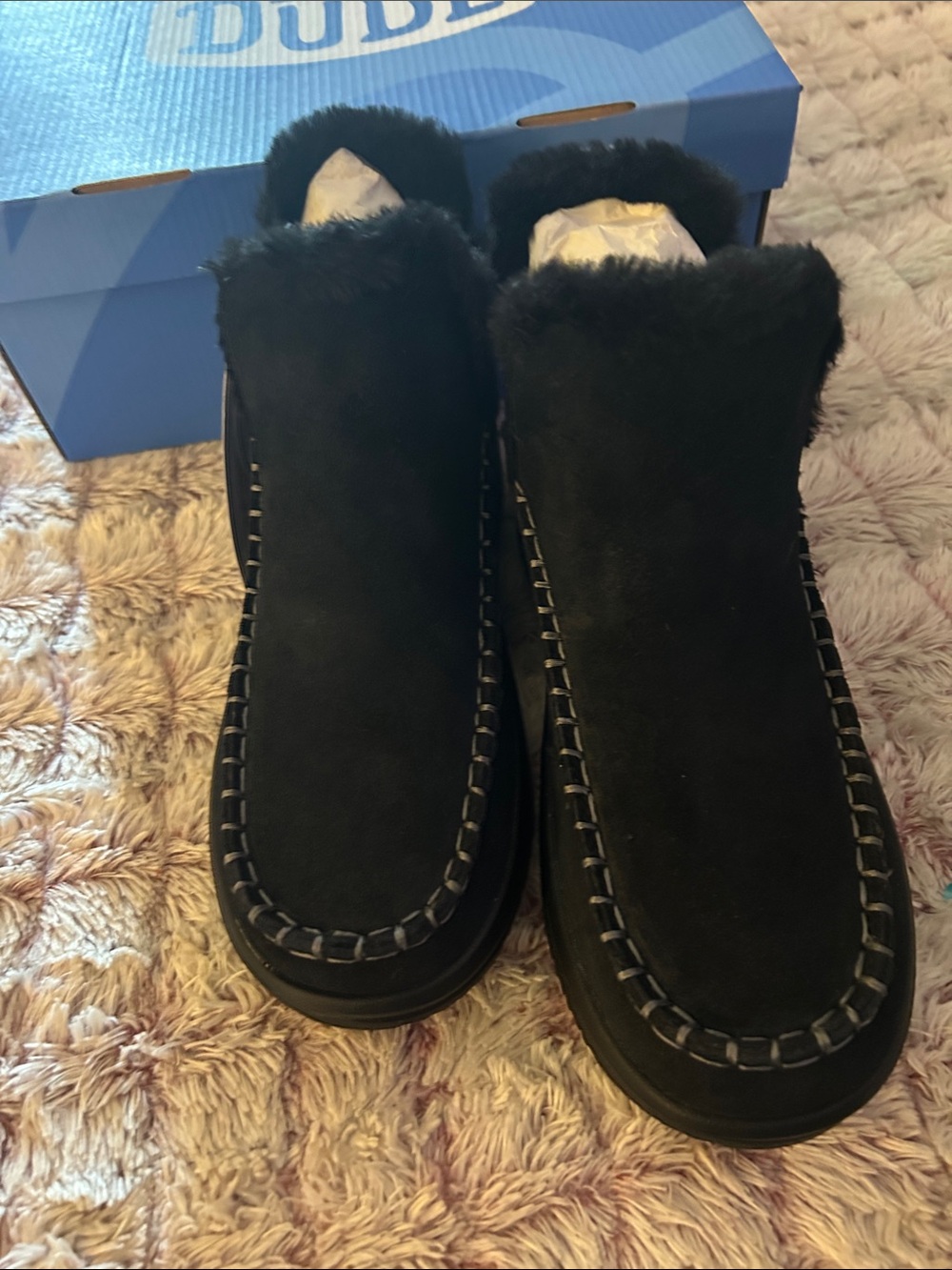 Hey Dude Black women Camden SuedeShearling-Lined Slip-On Boot size 6